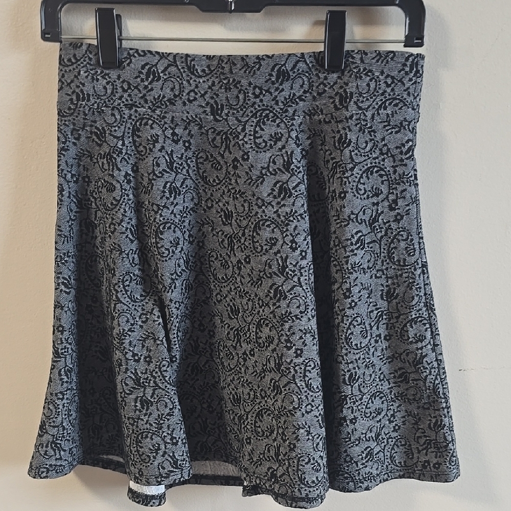 Charlotte Russe Elegant Gray Patterned Skirt